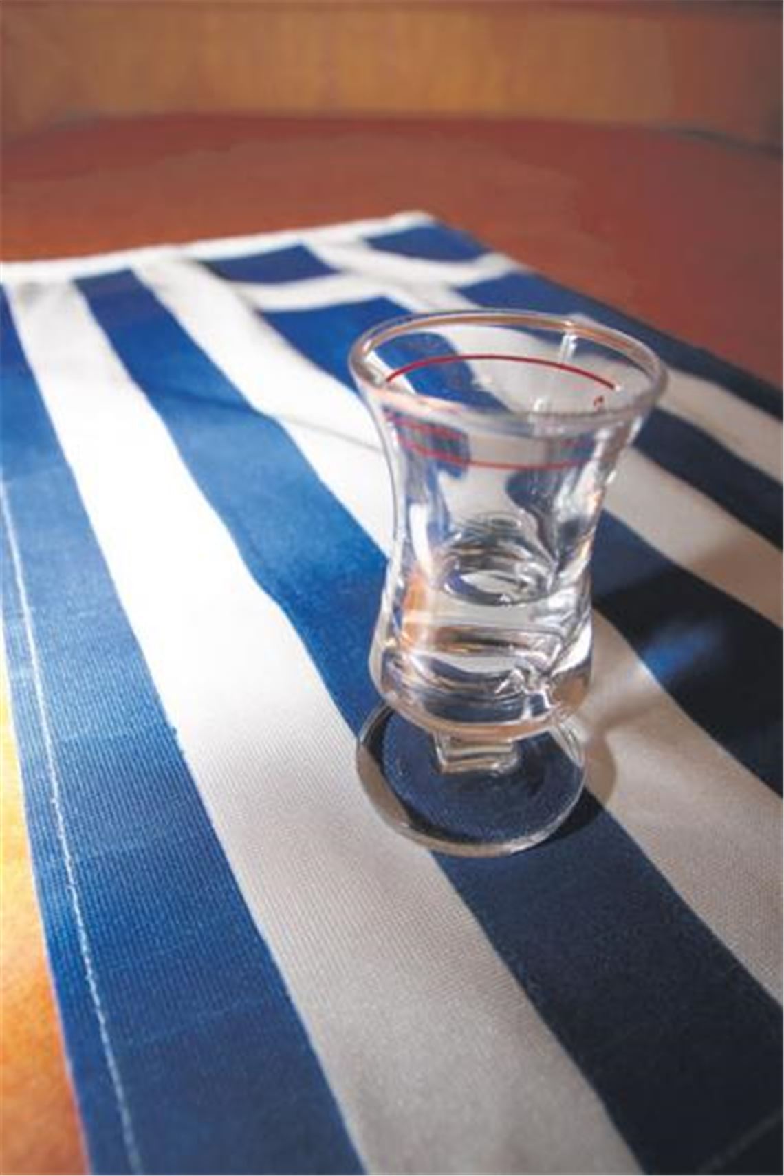 Ist das Ouzo-Glas nun halb leer oder halb voll?
Die Sparmaßnahmen in der alten Heimat müssen und werden fruchten, sind die Griechen in Mühlacker überzeugt. Foto: Disselhoff