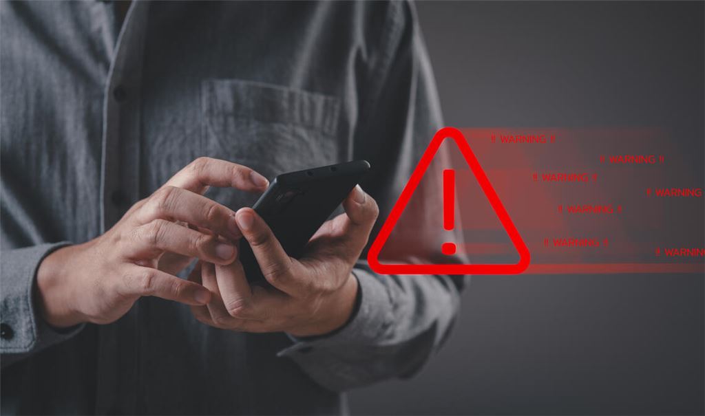 Ist der Anruf, ist die Nachricht, die via Smartphone eingeht, wirklich authentisch? Vorsicht ist angesagt. Foto: Bordinthorn - stock.adobe.com