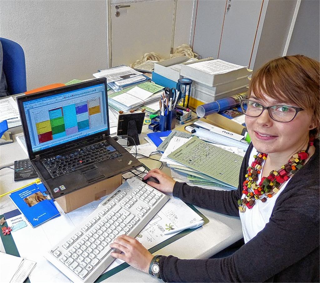 Ist glücklich über das freie Europa und genießt das Praktikum in der Pressestelle des Enzkreises: Amanda Olek (23) aus Polen.