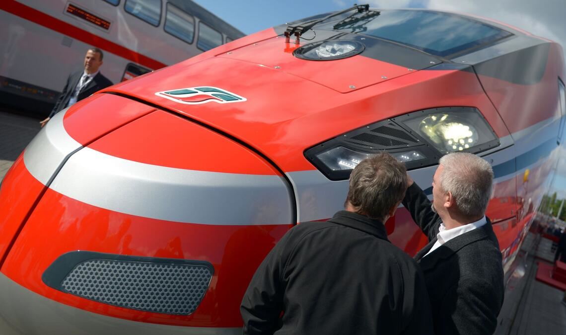 Italienische Bahn vom Typ Frecciarossa 1000. Ab Mai wird der Zug für Probefahrten in Deutschland unterwegs sein (Archivfoto).
