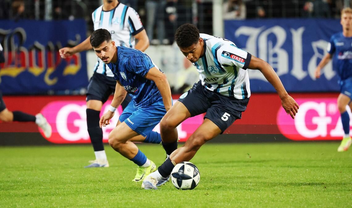 Jacob Danquah (re.) kehrt in die Anfangself zurück.