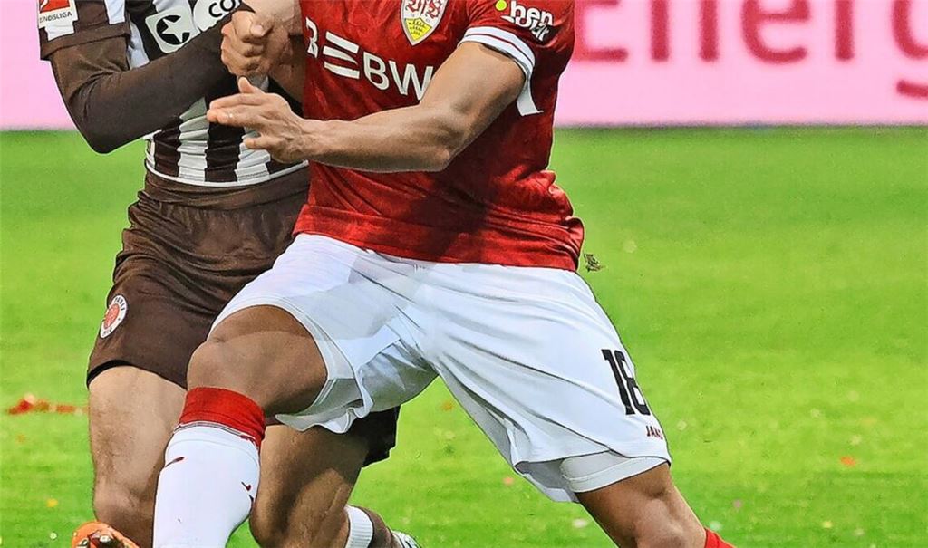 Jamie Leweling (re.) und der VfB müssen noch ganz schön rackern für Punkte.