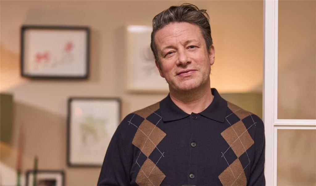 Jamie Oliver ist schockiert, wie sich die Gesellschaft entwickelt: „Ein Viertel würde seine Mahlzeiten am liebsten in flüssiger Form zu sich nehmen, um nicht einmal mehr kauen zu müssen.“