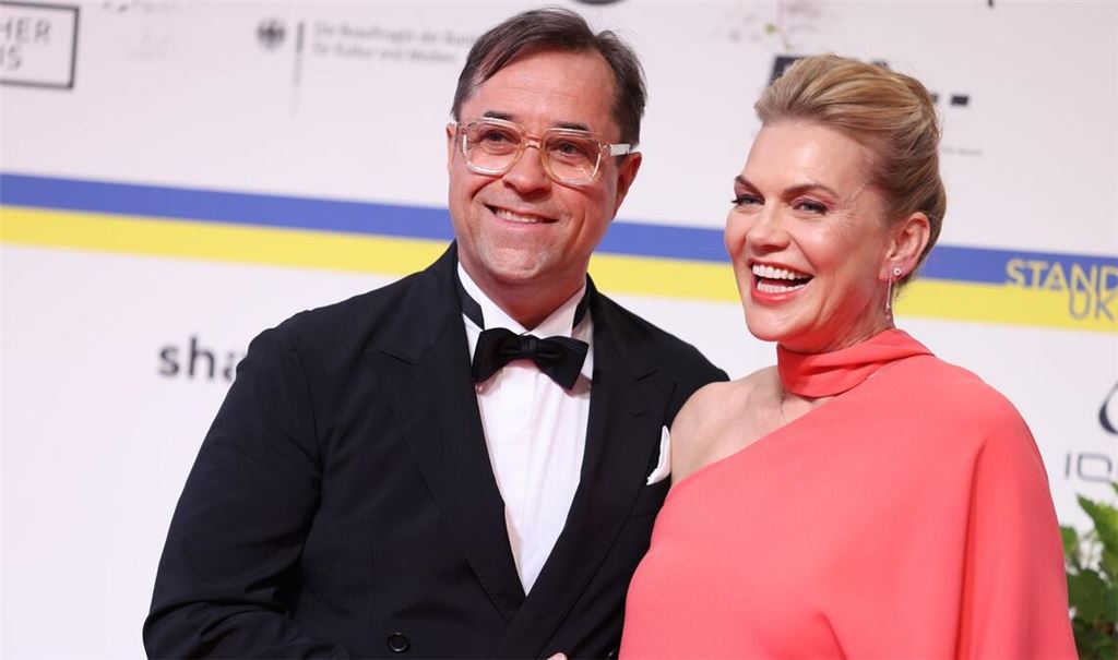Jan Josef Liefers and Anna Loos bei der diesjährigen Verleihung des Deutschen Filmpreises in Berlin.