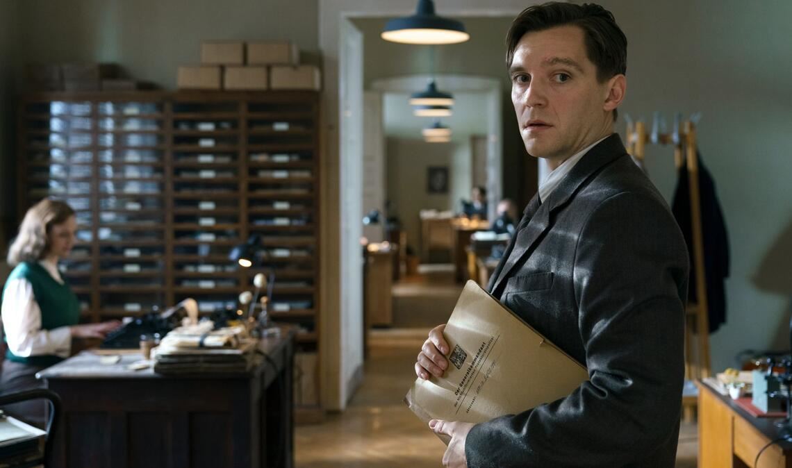 Jan Morava (Jonas Nay) muss sich bei der Mordermittlung  unter hohem Druck beweisen.