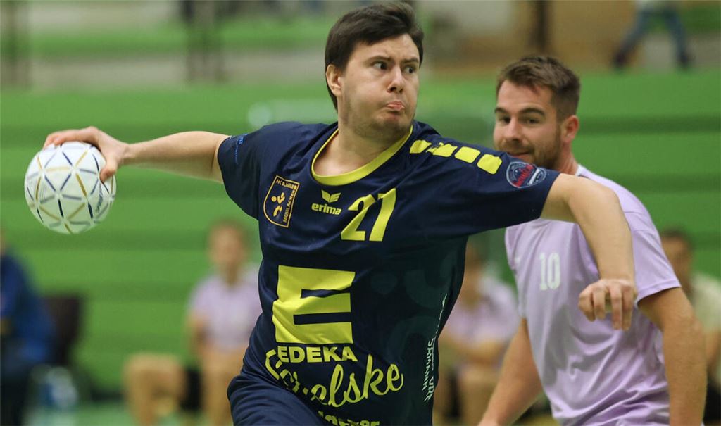 Jannick Fuchs beim Wurf.