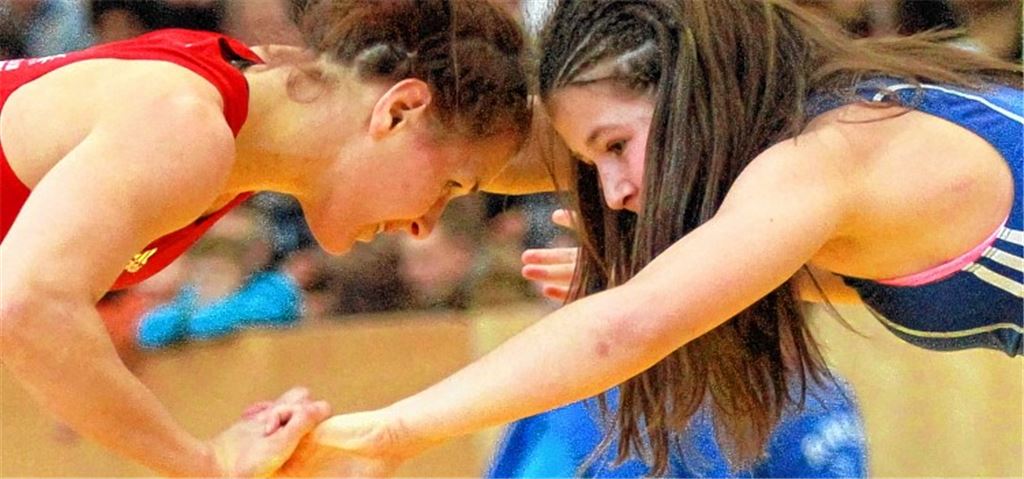 Jaqueline Schellin hat ihre Gegnerinnen (hier bei einem DM-Kampf) und ihr Körpergewicht im Griff. Maximal 48 Kilogramm darf sie am kommenden Dienstag auf die Waage bringen. Archivfoto: Richter