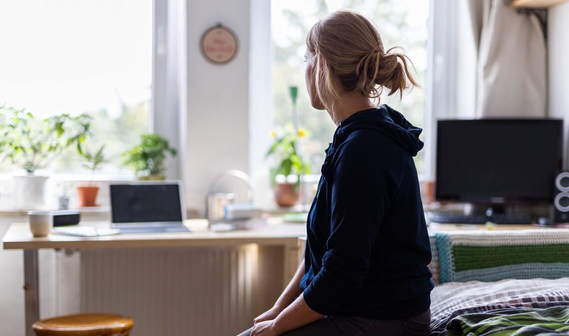 Je mehr Zeit Menschen vor dem Bildschirm verbringen, desto einsamer fühlen sie sich – laut einer Studie aus Baden-Württemberg.