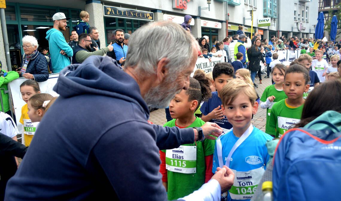 Jeder bekommt eine Medaille.