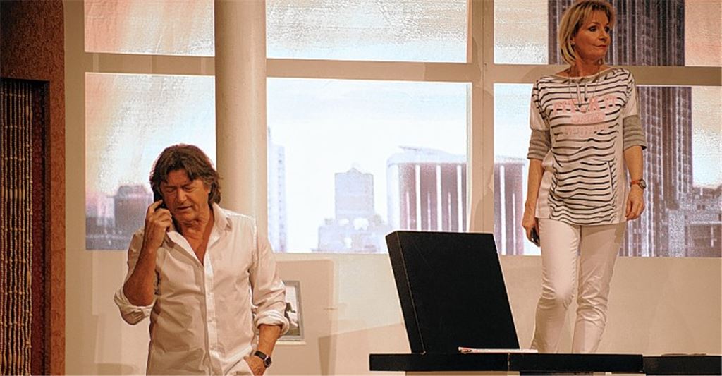 Jennie (Nora von Collande) und George (Herbert Herrmann) schlagen gemeinsam ein zweites Kapitel in ihrem Leben auf – nicht ohne Schwierigkeiten und Missverständnisse.