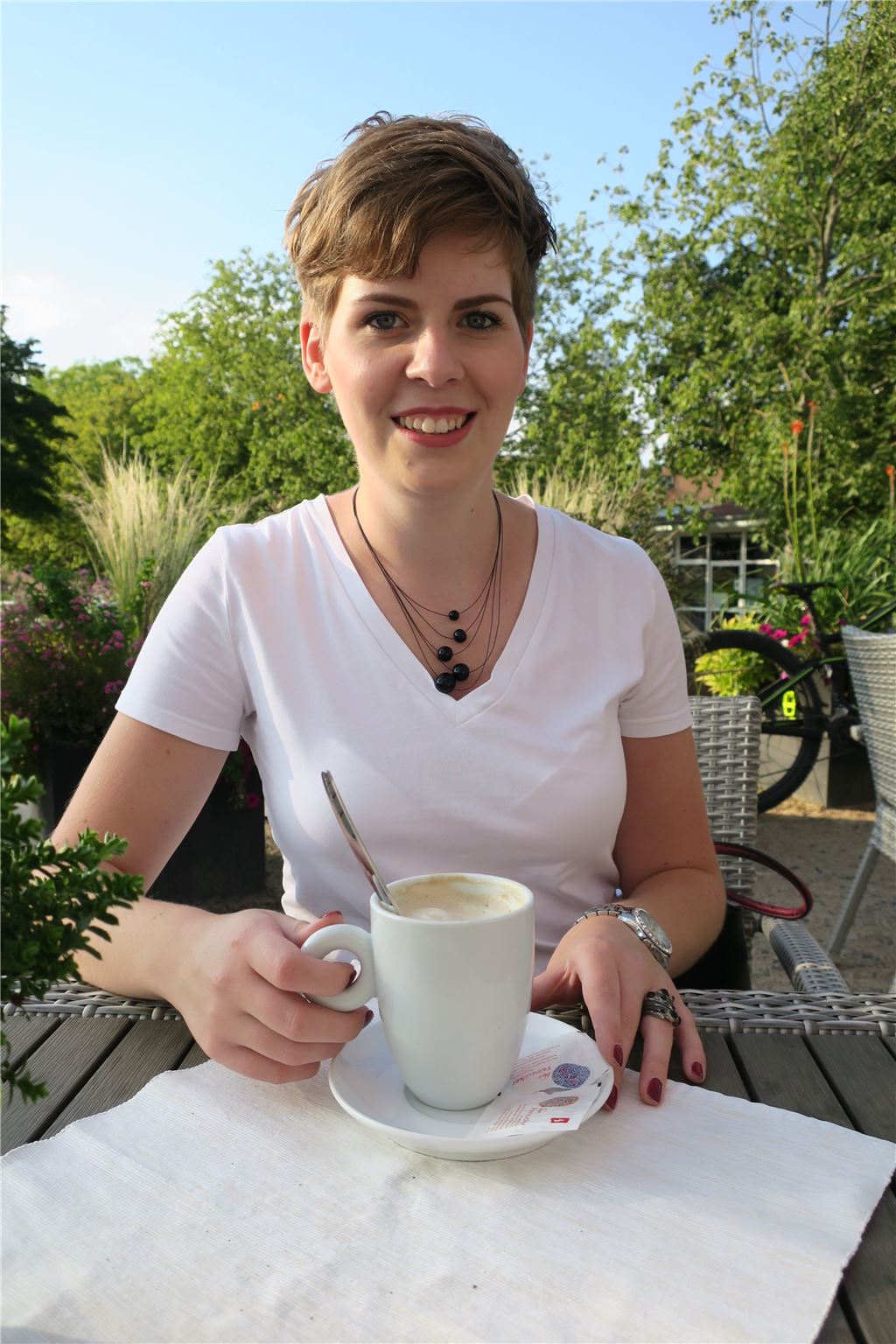 910_0008_137482_Jenny_Joy_Schumann_Kolumne_Caf_3_