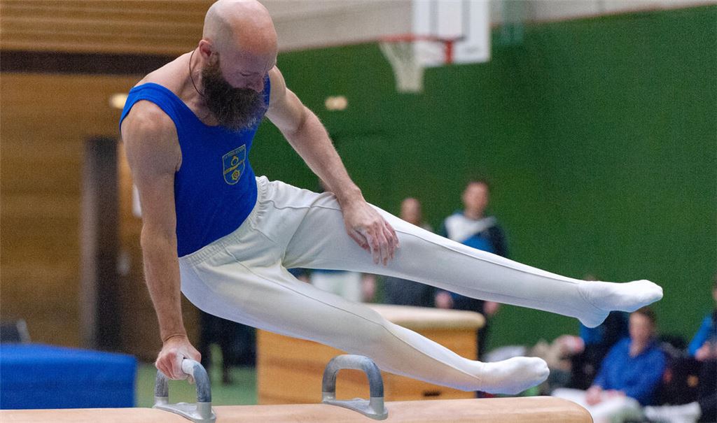 Jens Wilhelm bei seinem Auftritt am Pauschenpferd. Mit 9,4 Punkten erturnt er die zweitbeste Wertung des Wettkampfs an diesem Gerät. Fotos: Fotomoment