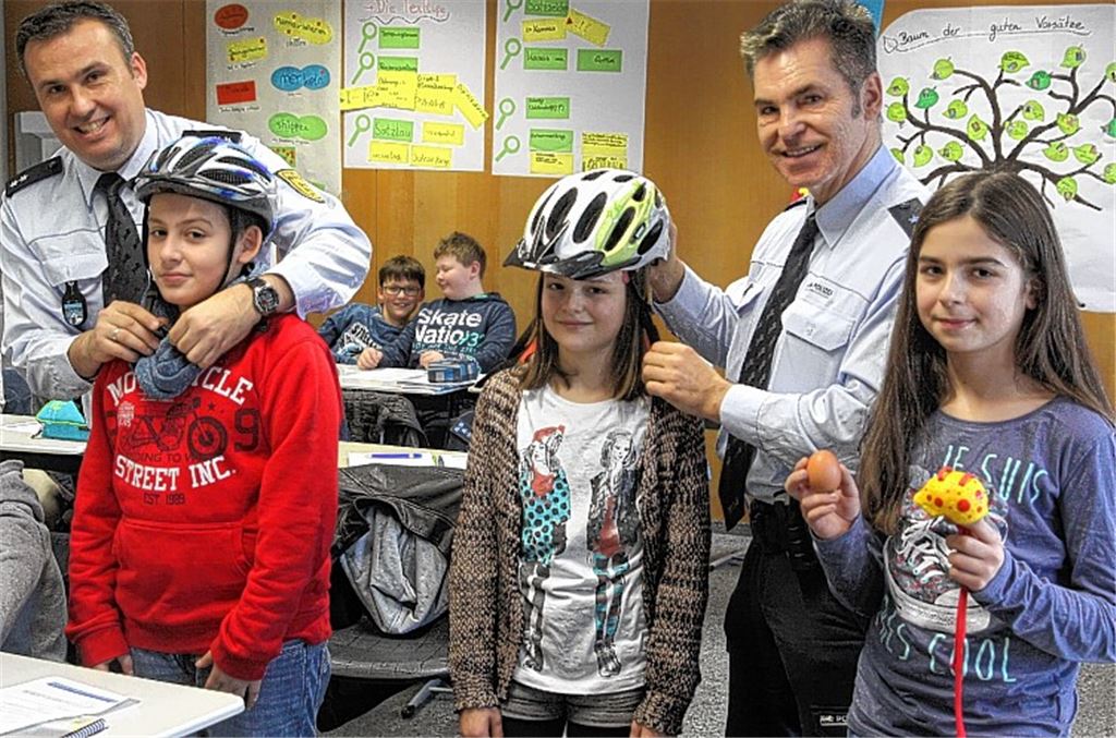 Polizei klärt Schüler über Gefahren im Straßenverkehr auf