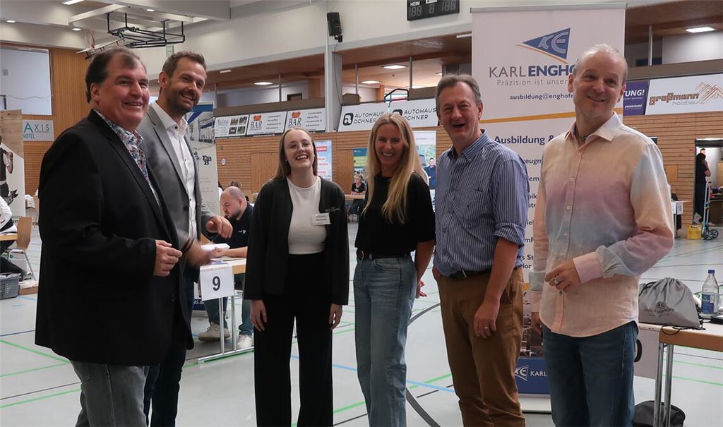 Jörg Gube (v.li.), Bastian Rosenau, Mirijam Nowotny, Linda Marschall, Harald Kull und Thorsten Metschurat freuen sich über das außergewöhnliche Veranstaltungsformat. Foto: Warzecha