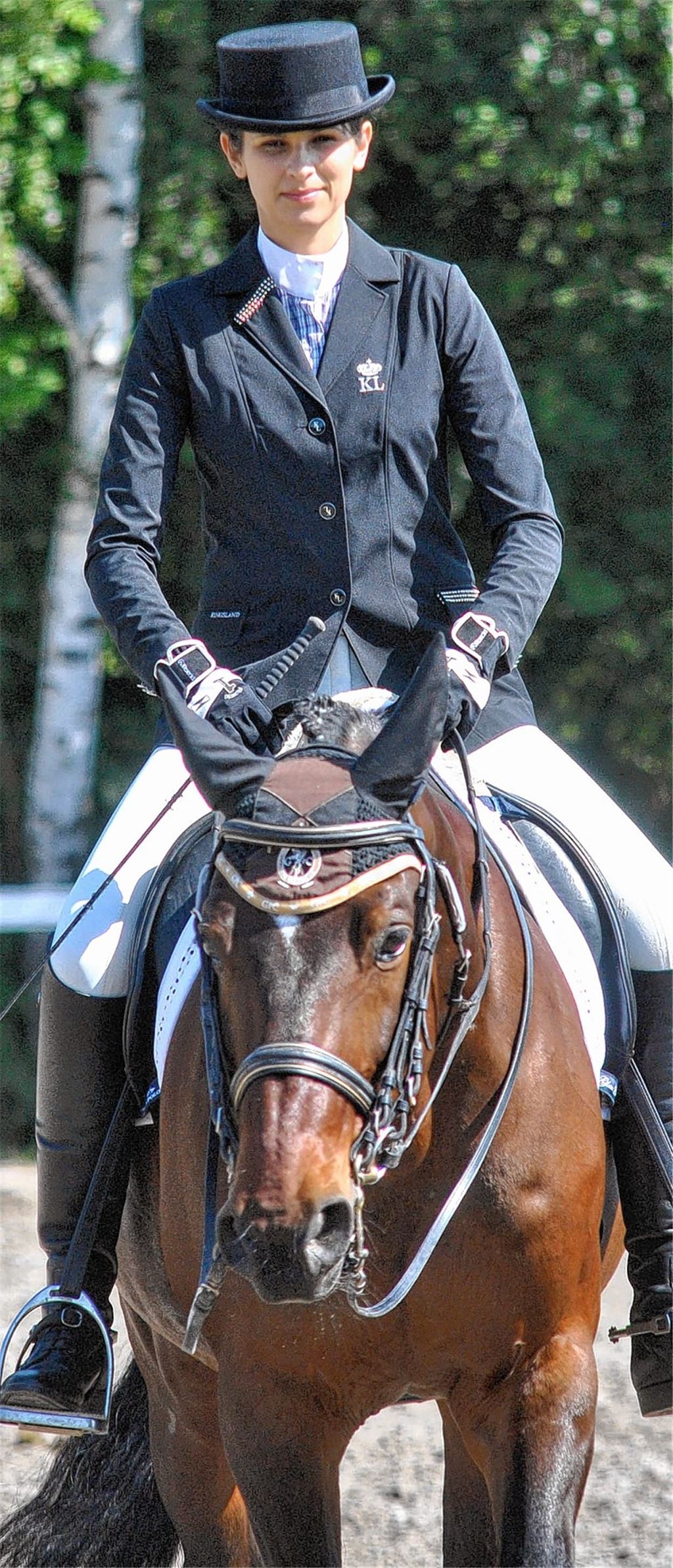 Johanna Schraishuhn vom TV Mühlacker zeigt auf Mr. Knister ihr Können. Foto: Stahlfeld