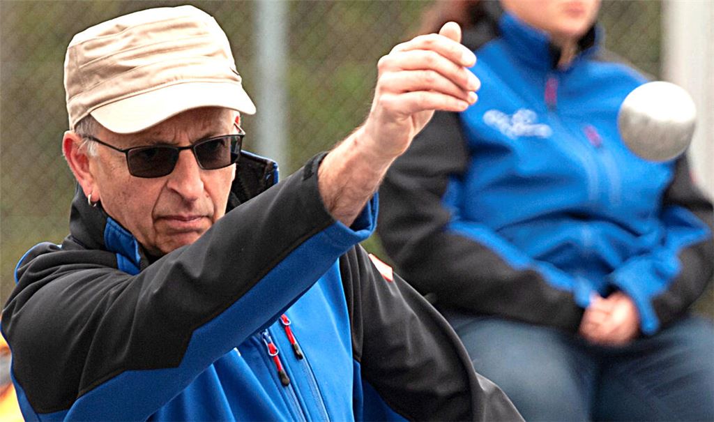 Johannes Arnolds will mit der Mannschaft von Boule für Alle Ötisheim eine gute Platzierung in der Ba-Wü Liga erreichen.