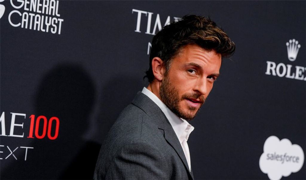 Jonathan Bailey ist der Sexiest Man Alive 2025.
