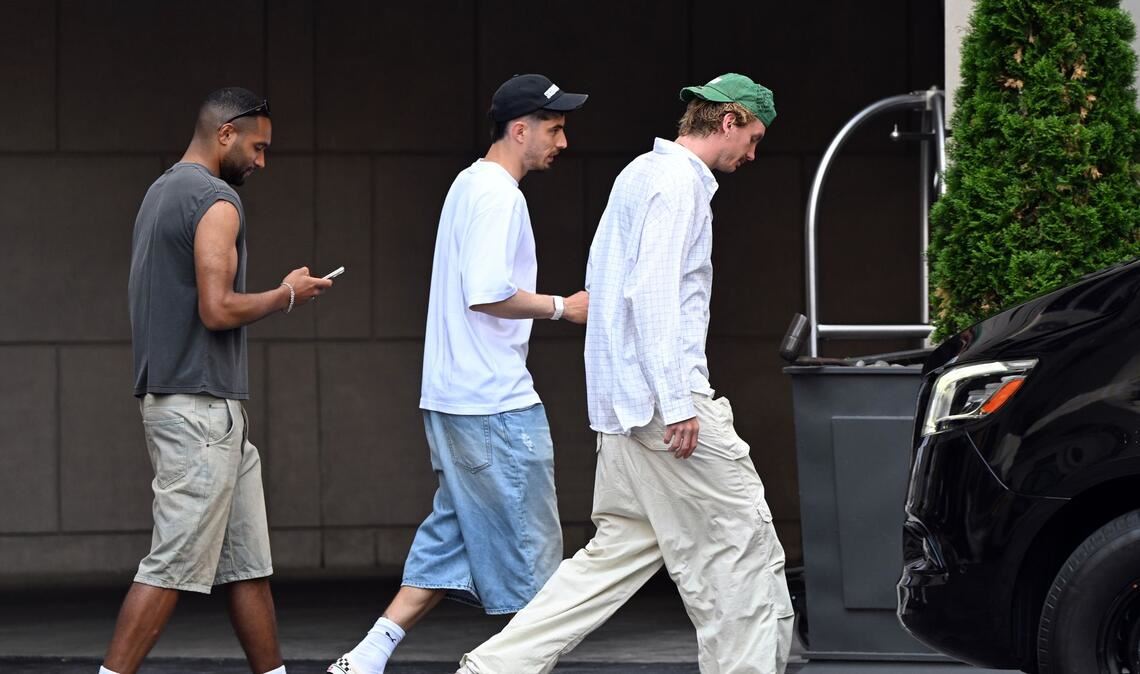 Jonathan Tah, Kai Havertz und Nick Woltemade gehen in Chicago spazieren.
