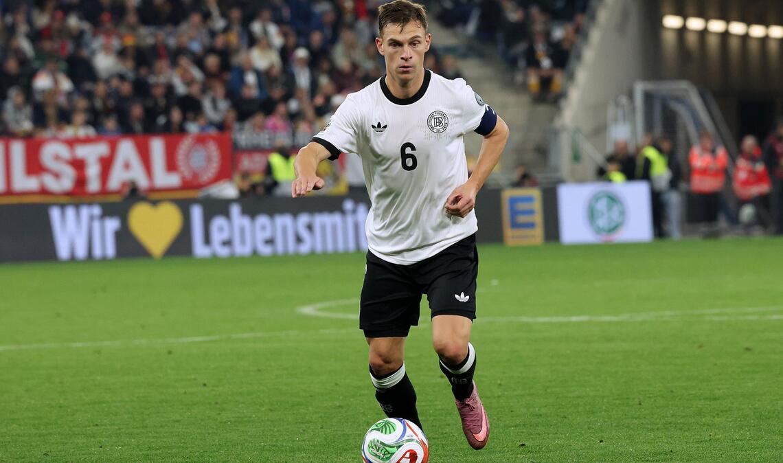 Joshua Kimmich (Note 4): Beim ersten Gegentor war seine Seite verwaist. Der Rechtsverteidiger hatte sich nach vorne eingeschaltet und fehlte beim Konter hinten. Joshua Kimmich spielte gewohnt engagiert, zog aber oft in die Mitte. Einige seiner Aktionen wirkten übereifrig.