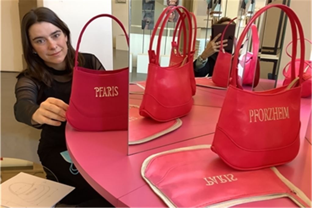 „Joy in Repetition – Spaß an der Wiederholung“ hat die Absolventin Juliana Müller ihre Taschenkollektion genannt, die sich mit demProzess des Kopierens von Design beschäftigt. Fotos: Roth