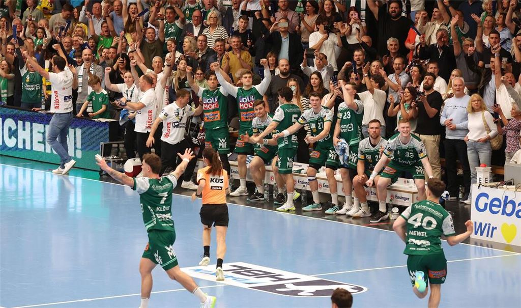Jubel bei Frisch Auf Göppingen, als ihnen der Sieg nicht mehr zu nehmen war.