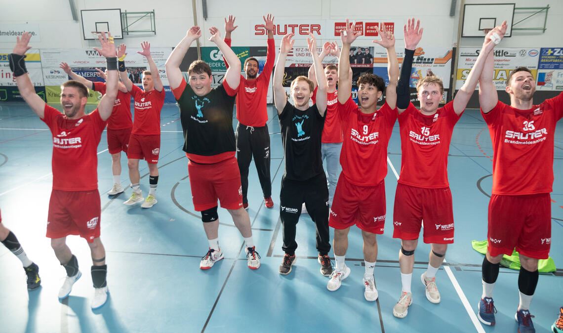 Jubel nach dem Aufstieg am Ende der vergangenen Saison beim TSV. Foto: Fotomoment