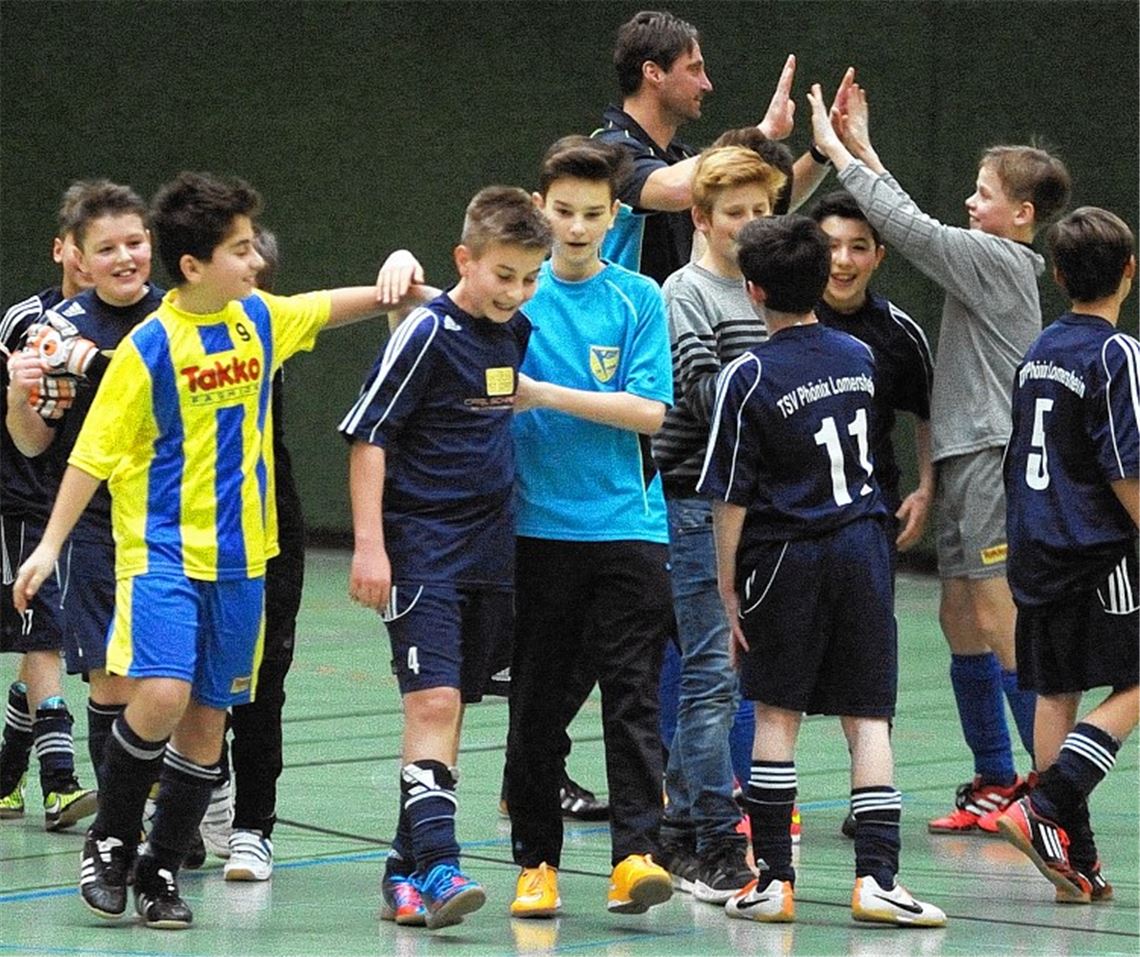 Jubel nach dem Endspielsieg der D-Jugend des TSV Phönix gegen Gerlingen.