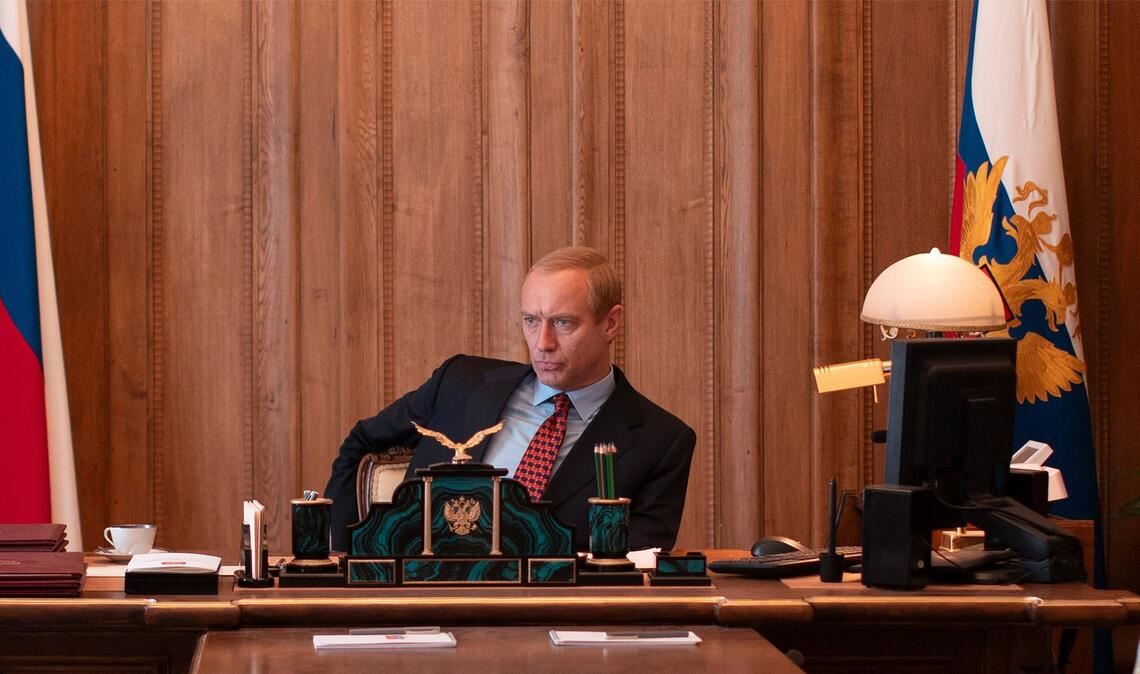 Jude Law als Wladimir Putin in „Der Magier im Kreml“.