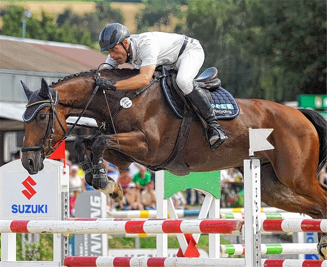Jürgen Kurz vom SV Leingarten ist auf Coolmore im Stechen der Schnellste. Foto: Fotomoment