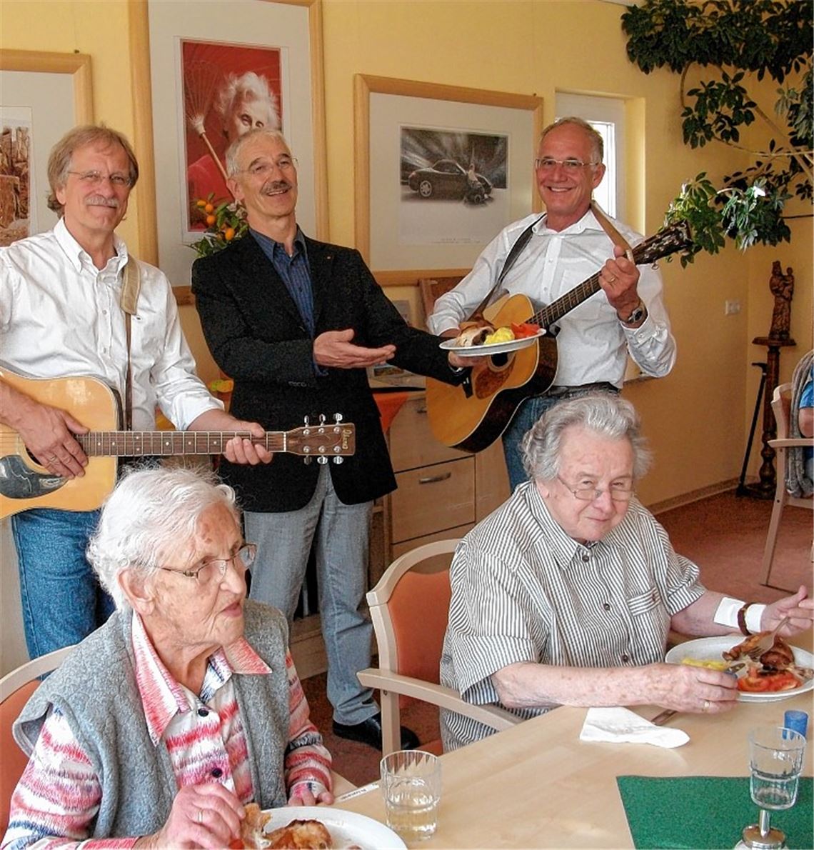 Jürgen Meeh, Rolf Schneider und Dr. Michael Haack (v. li.) bilden das Rotary-Trio.