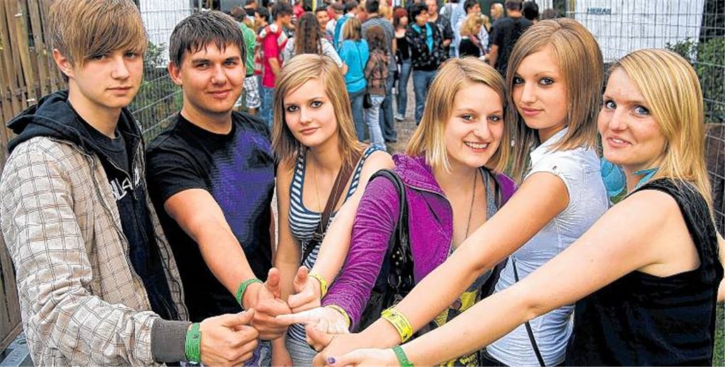Jugendliche Gäste bei der ersten Auflage des Festes „20Zehn“ widerlegen alle eindimensionalen Klischees. Zwar gibt es nicht „die Jugend“, dafür aber einen gängigen Wertekorridor. Archivfoto: Hansen