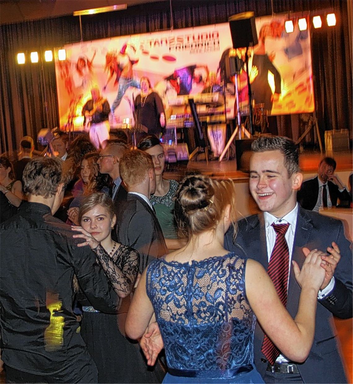 Galaball zeigt die Welt des Tanzens