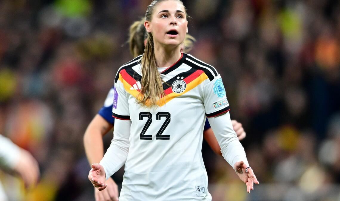 Jule Brand und die deutsche Nationalmannschaft der Frauen spielen in der WM-Qualifikation gegen Slowenien.