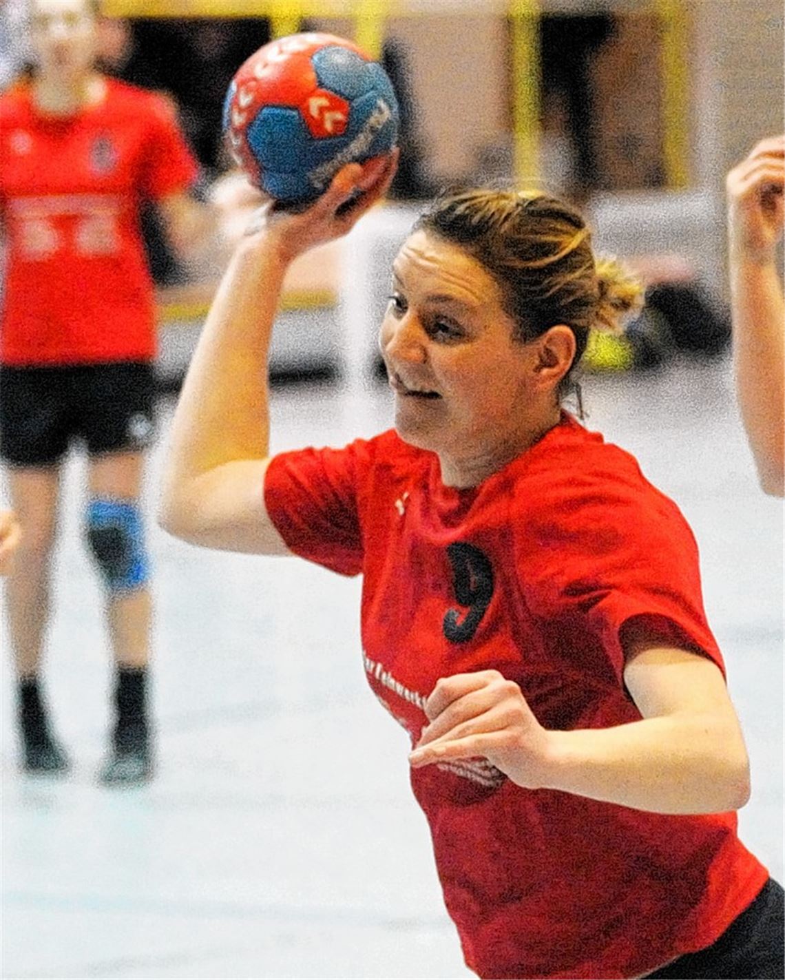 Julia Gugerell schließt für den TSV Wiernsheim energisch ab. Foto: Fotomoment