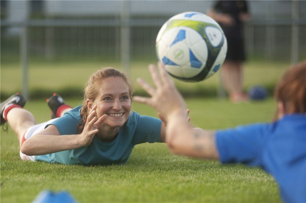 910_0008_179697_vh_JuliaKlassen_FussballtrainingVikt_Enz
