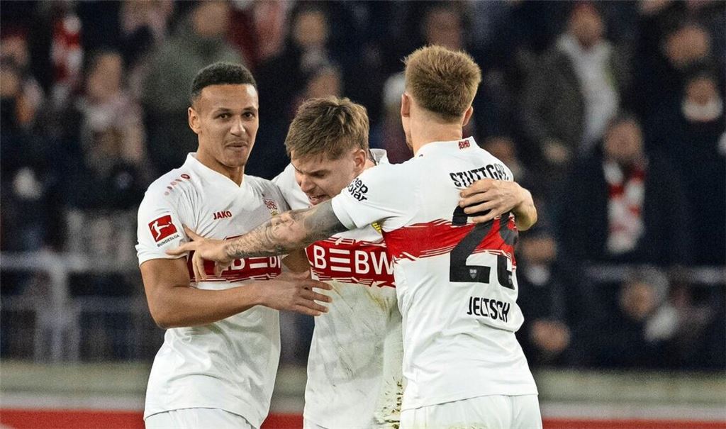 Jung, dynamisch, schnell und konsequent: der juvenile Dreierriegel des VfB Stuttgar