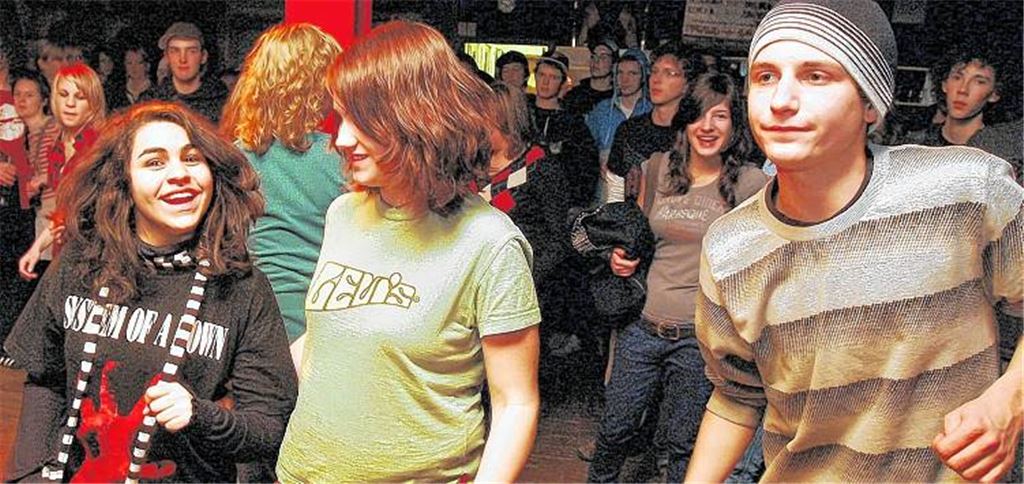 Junge Besucher beim Newcomer-Festival im Jugendhaus: In absehbarer Zeit werden sie in die Bahnhofstraße pilgern.Archivfoto: Fotomoment