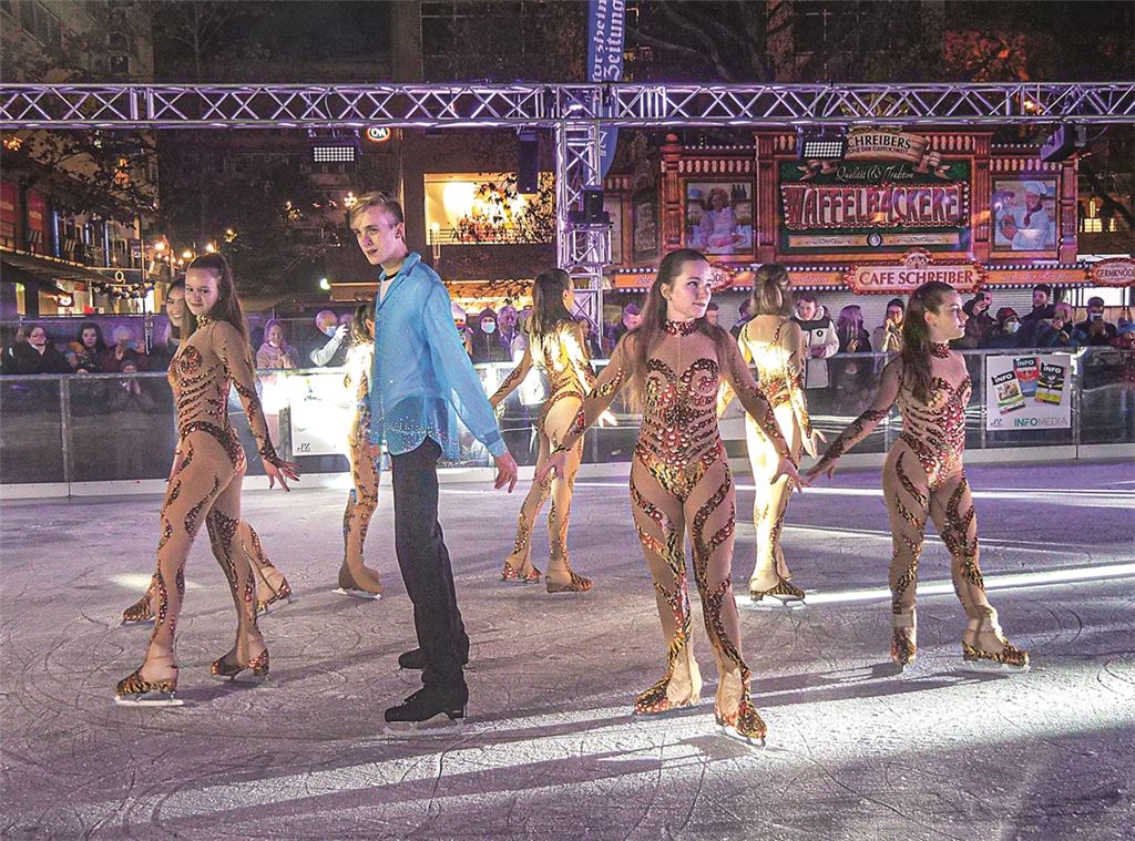 Junge Eiskunstläufer der „Talent Academy“ aus Rust zeigen im Rahmen der Eröffnungsshow ihr Können. Foto: Friedrich