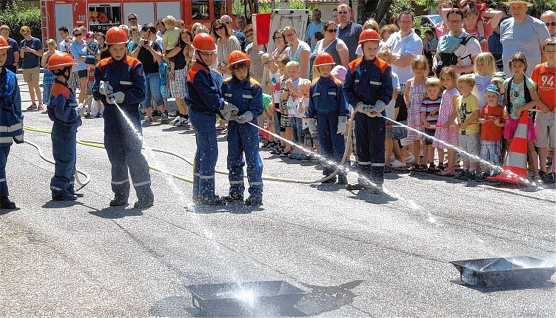 Junge Floriansjünger aus Zaisersweiher beim Tag der offenen Tür. Foto: Appich