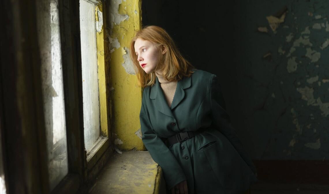 Junge Menschen sind trauriger und machen sich mehr Sorgen als Ältere.