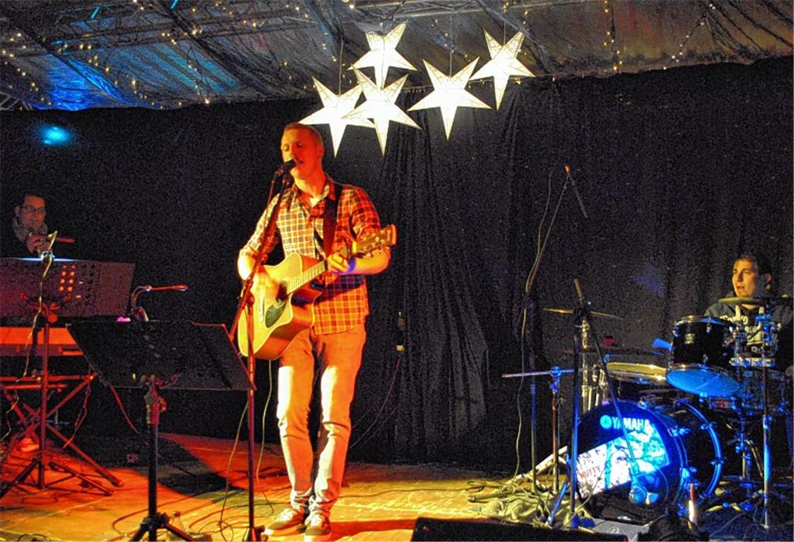 Jungstars unter Sternen: Auftritt beim Mühlacker Weihnachtsmarkt.Foto: Stahlfeld
