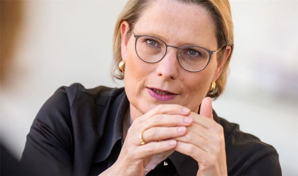 Justizministerin Stefanie Hubig (SPD) will Umweltschutzversprechen in der Werbung nicht mehr einfach so durchgehen lassen. (Archivbild)