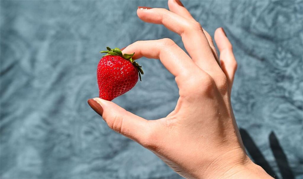 KI-generierte Fruchtvideos tauchen momentan bei Social Media auf. (Symbolbild)