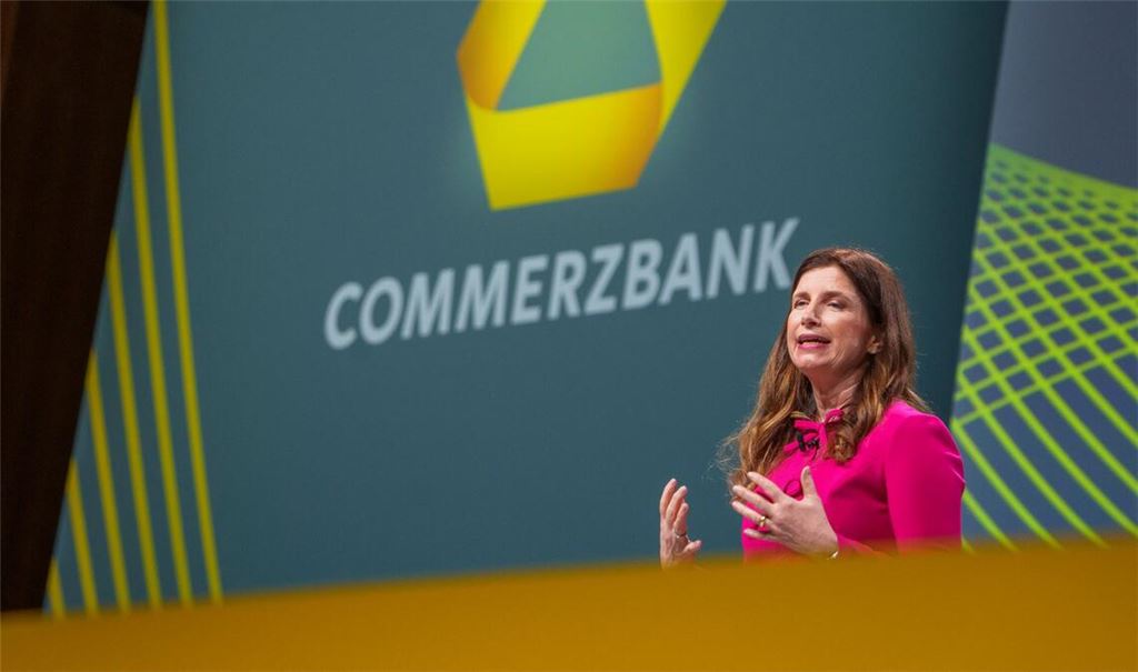 Kämpft um die Eigenständigkeit der Commerzbank: Konzernchefin Bettina Orlopp.