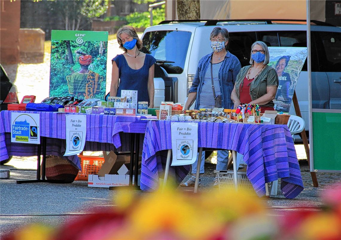 Fairtrade-Gruppe beim Wochenmarkt