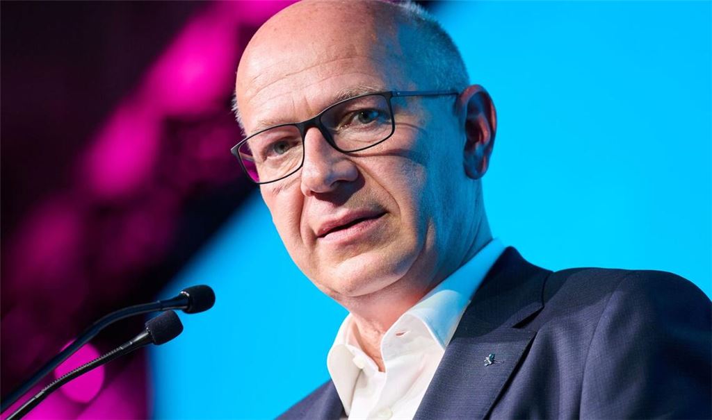 Kai Wegner (CDU), Regierender Bürgermeister von Berlin. Das Land Berlin und der Konzern Israel Aerospace Industries (IAI) wollen gemeinsam ein Innovationszentrum für Luft- und Raumfahrt sowie Verteidigung gründen (Archivfoto).