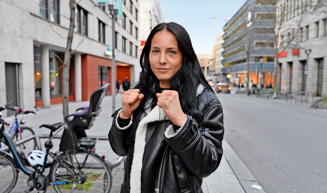 Kampfbereit: MMA-Kämpferin Alina Dalaslan (Archivbild)
