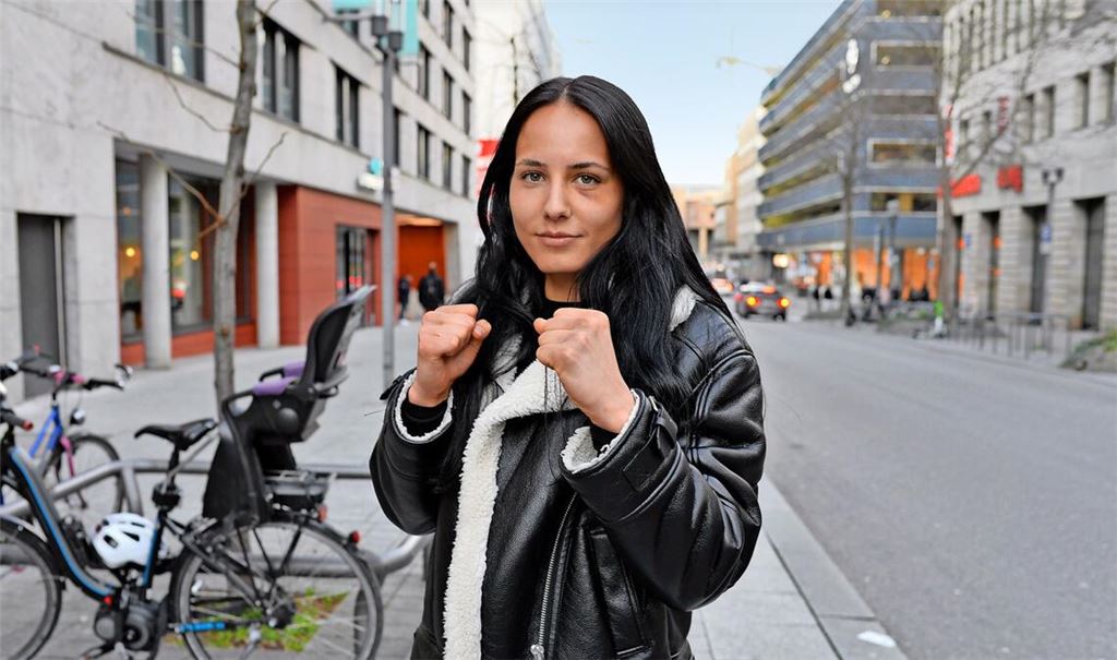 Kampfbereit: MMA-Kämpferin Alina Dalaslan (Archivbild)