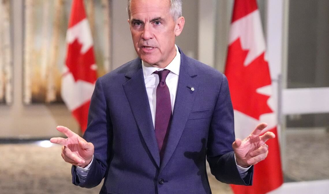 Kanadas Premierminister Mark Carney war als Überraschungsgast auf der Bühne.