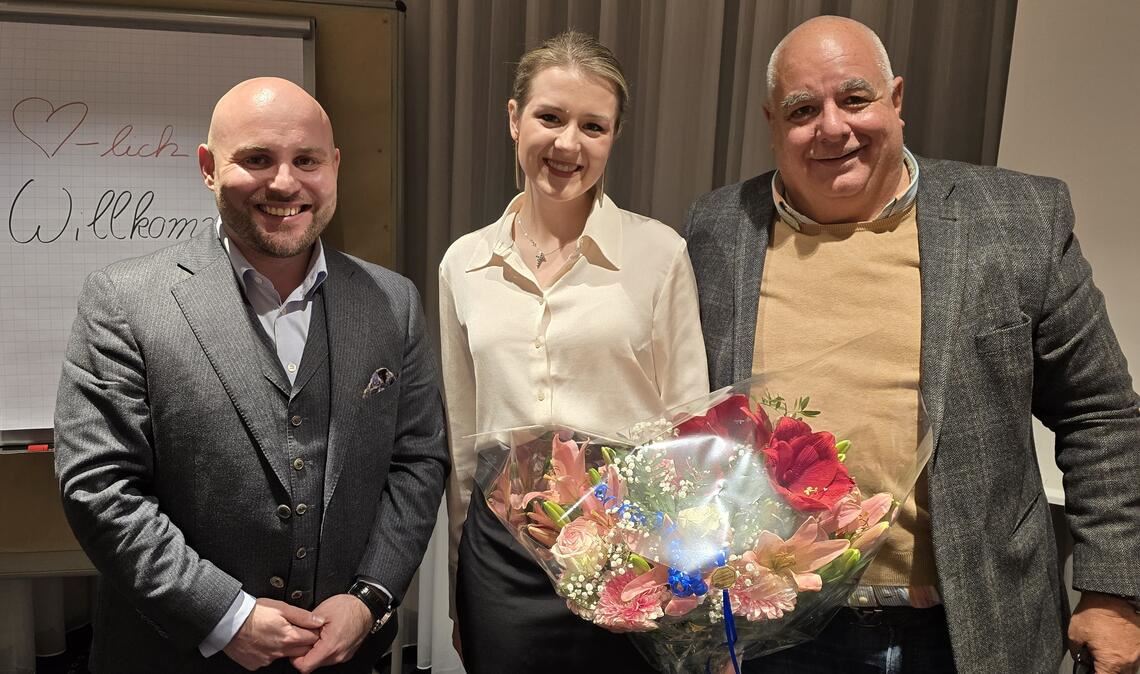 Kandidatin Diana Zimmer mit dem Landesvorsitzenden Markus Frohnmaier (li.) und dem Kreisrat und Vize-Kreisvorsitzenden Rolf Lauterbach. Foto: privat